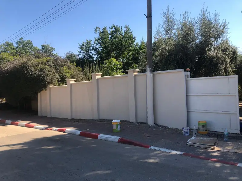 שליכט צבעוני בחוץ